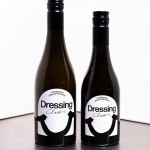 Zwei Flaschen Classic-Dressing